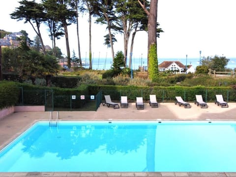 Appartement avec Piscine, WIFI, à 50m de la Plage de Trestraou - Perros-Guirec - FR-1-368-403 Apartment in Perros-Guirec