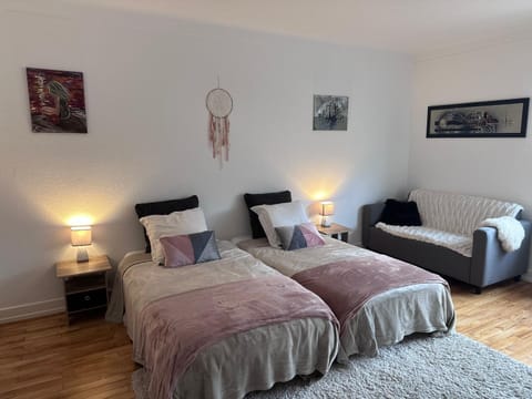 Photo of the whole room, Bedroom