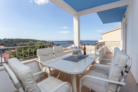 Stunning sea view apartment Ani Apartment in Hvar