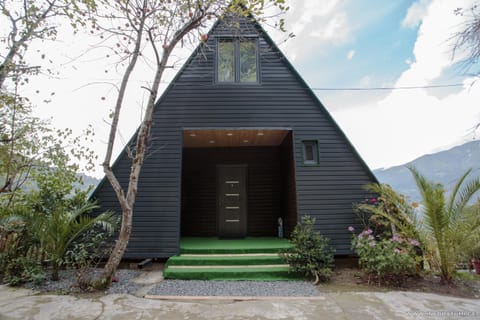 Property building, Natural landscape, Mountain view