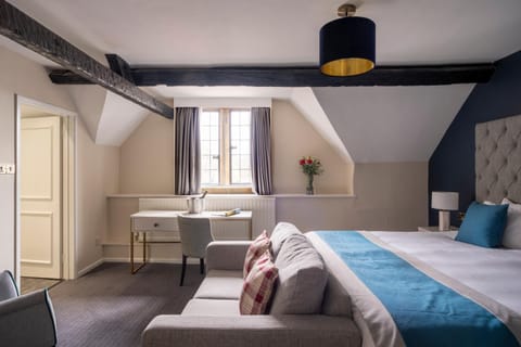 Bed, Photo of the whole room, Seating area