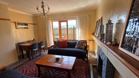 Fish Hoek Crescent Hideaway Apartment in Cape Town