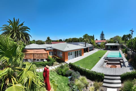 Garten Wohnung mit Pool, 2 Schlafzimmer Apartment in Cape Town