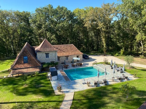 Property building, Patio, Bird's eye view, Swimming pool