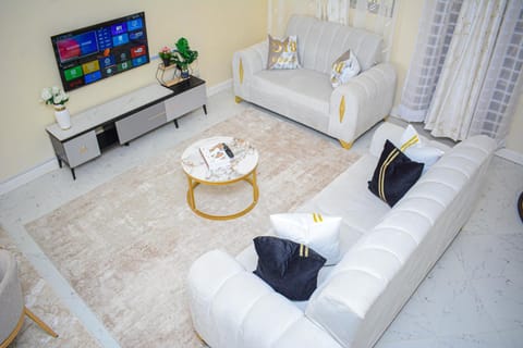 Communal lounge/ TV room, TV and multimedia, Living room, Seating area, Evening entertainment
