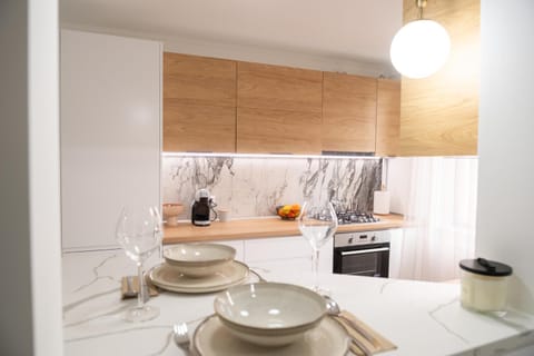 Kitchen or kitchenette, Dining area, minibar, pet friendly, stove