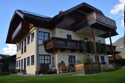Property building, Facade/entrance, Balcony/Terrace