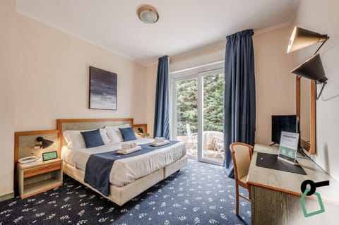 Coffee/tea facilities, Photo of the whole room, Bedroom