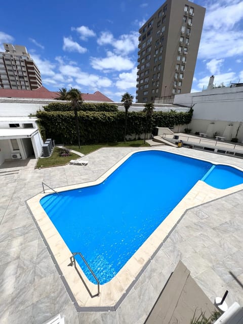 Swimming pool, Swimming pool