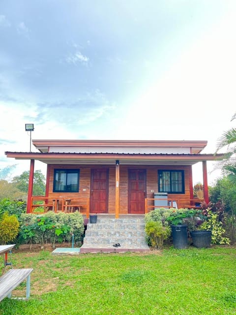 Property building, Spring, Day, Garden, Garden view