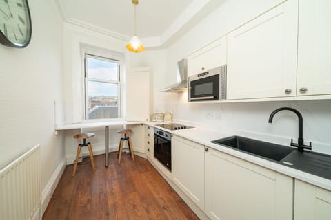 Kitchen or kitchenette, dishwasher, minibar, pet friendly, stove