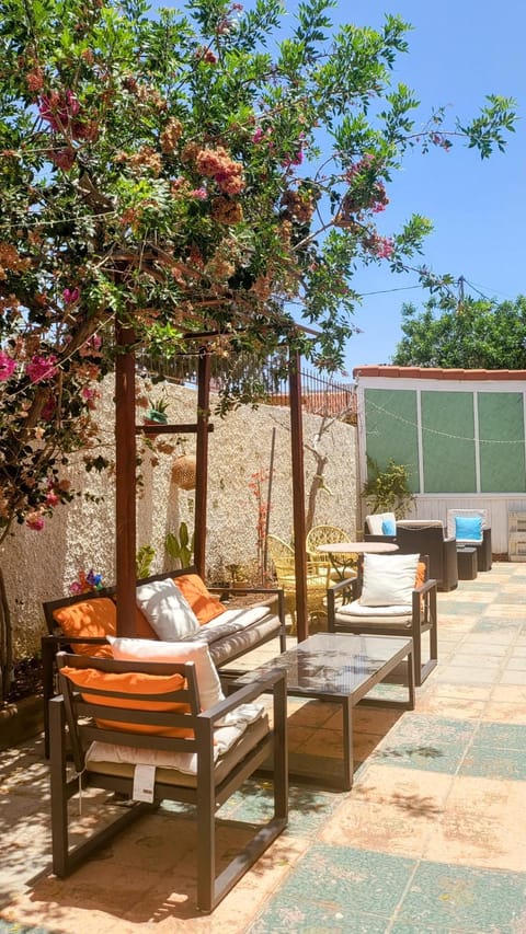 Patio, Day, Garden, View (from property/room), Balcony/Terrace, Living room, Seating area, Garden view