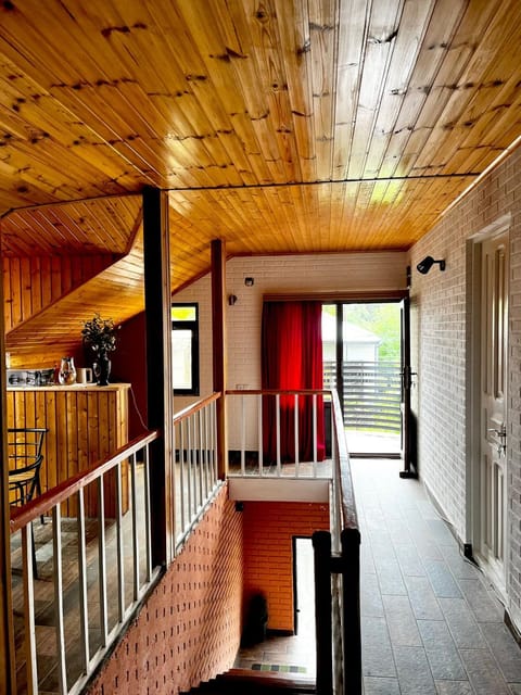 Property building, Restaurant/places to eat, Balcony/Terrace, Breakfast