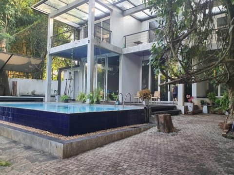 Property building, Swimming pool