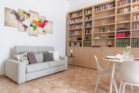 Library, Living room