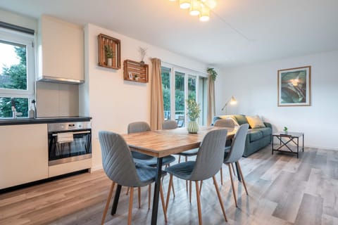 Kitchen or kitchenette, Living room, pet friendly, stove