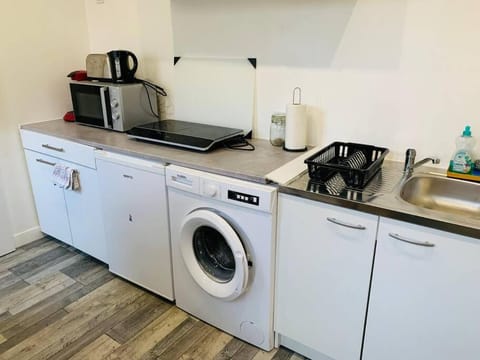 Coffee/tea facilities, Kitchen or kitchenette, minibar, toaster, washing machine