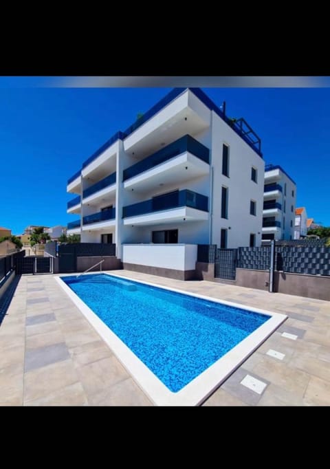 Property building, Pool view, Swimming pool