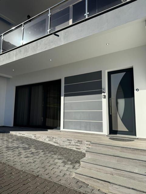 Property building, Facade/entrance, Parking