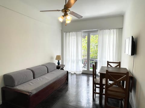 Bed, TV and multimedia, Living room, Dining area, fireplace