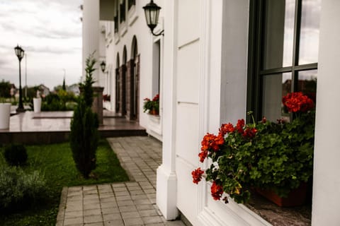 Apartments & rooms Beli Dvor Hotel in Serbia