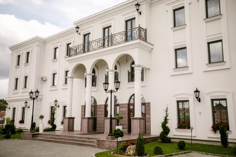 Apartments & rooms Beli Dvor Hotel in Serbia