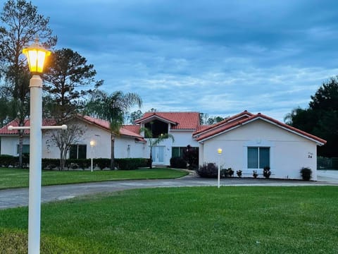 SWISS 24 - Lake Stephanie House in Groveland