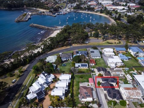 Property building, Restaurant/places to eat, Neighbourhood, Natural landscape, Bird's eye view, Fishing, Snorkeling, Beach, Canoeing, City view, Sea view, Street view, Location, Parking