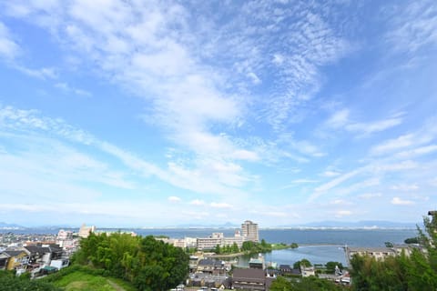 Day, Neighbourhood, Lake view