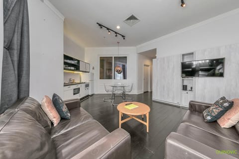TV and multimedia, Living room, Seating area
