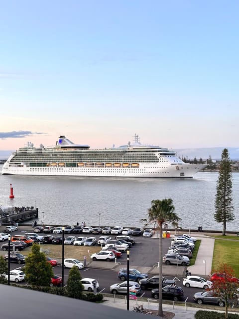 City view, Sea view