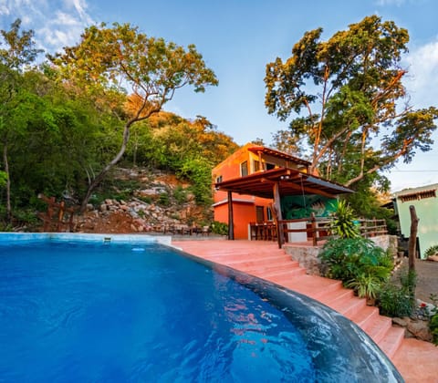 Property building, Communal kitchen, Swimming pool, Parking