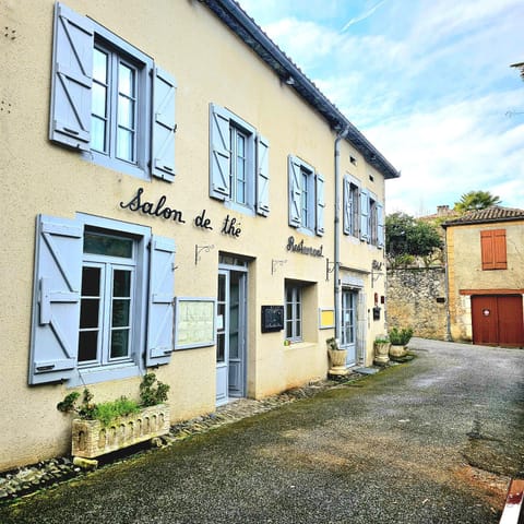 Property building, Street view