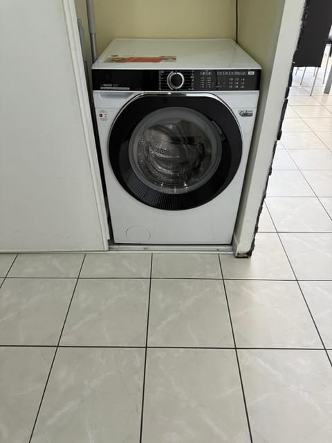 Paris & DisneyLand - 2 Mins from Train Station - Free Parking Apartment in Torcy