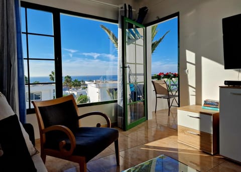 TV and multimedia, View (from property/room), Balcony/Terrace, Living room, Sea view
