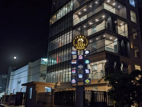 Property building, Facade/entrance, Night