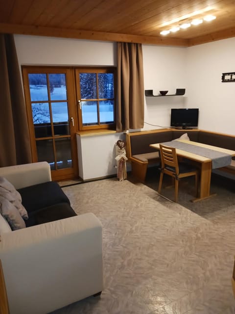 TV and multimedia, Seating area