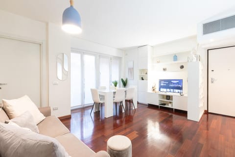 TV and multimedia, Living room, Dining area