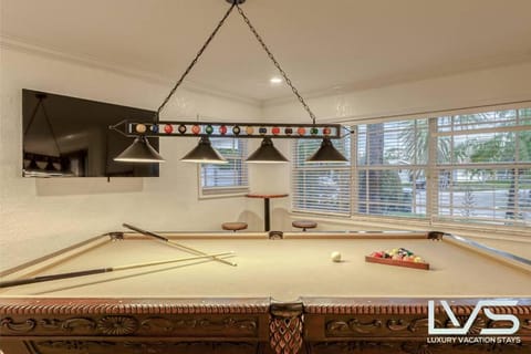 Deporte-Beach HeatedPool PuttingGreen PingPong House in Wilton Manors