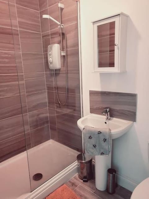 High Street, 2 bed, newly refurb Apartment in Royal Leamington Spa