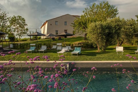 Property building, Spring, Garden, Pool view, Swimming pool, sunbed