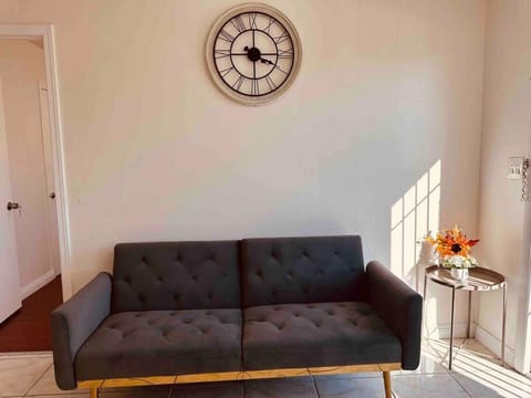 Charming 3BR Retreat near Disneyland Downtown LA! Apartment in Rowland Heights