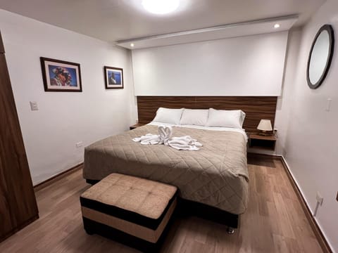 Bed, Bedroom, safe, towels