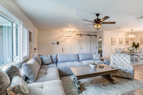 Apollo Beach Oasis Lanai and Heated Pool! House in Apollo Beach