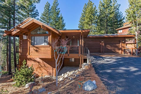 Luxury 4 bedroom 4 5 bath luxury home that sleeps 10 House in Incline Village