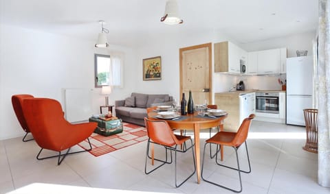 Kitchen or kitchenette, Living room, Dining area