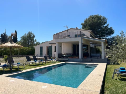 Facade/entrance, Garden, Swimming pool