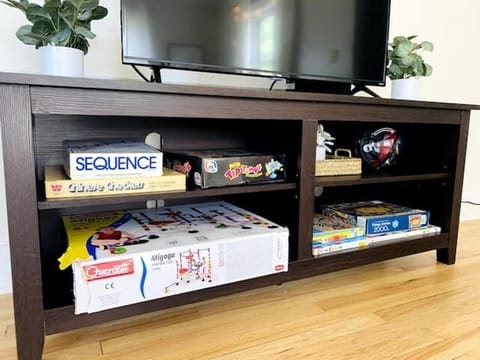 Entire Duplex 4br2ba Sleeps 8 Near Drake Uni House in Des Moines