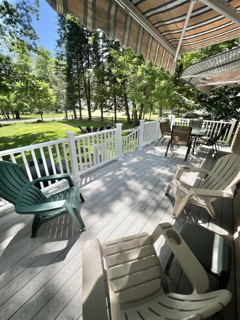 CAMP DRAGONFLY LIMIT 10 home House in Naples