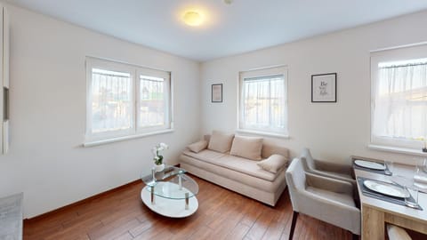 Living room, Photo of the whole room, Seating area, Dining area, hair dresser